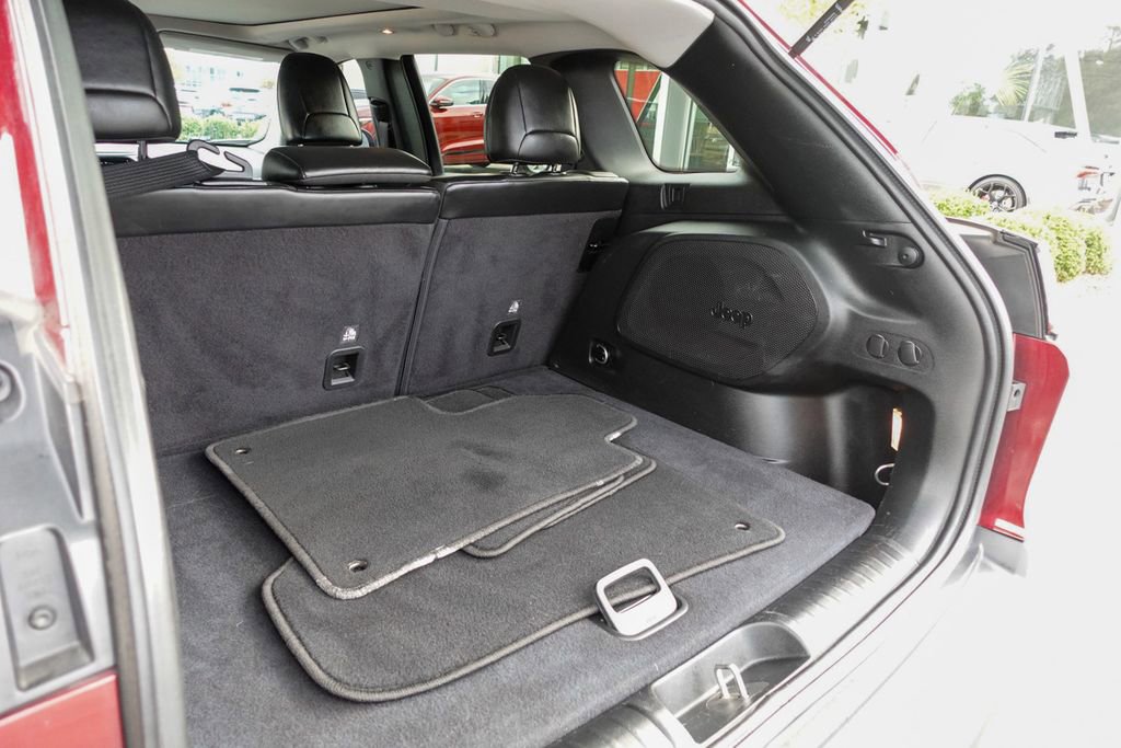 Used 2019 Jeep Cherokee Limited w/ Trailer Tow Group image 27