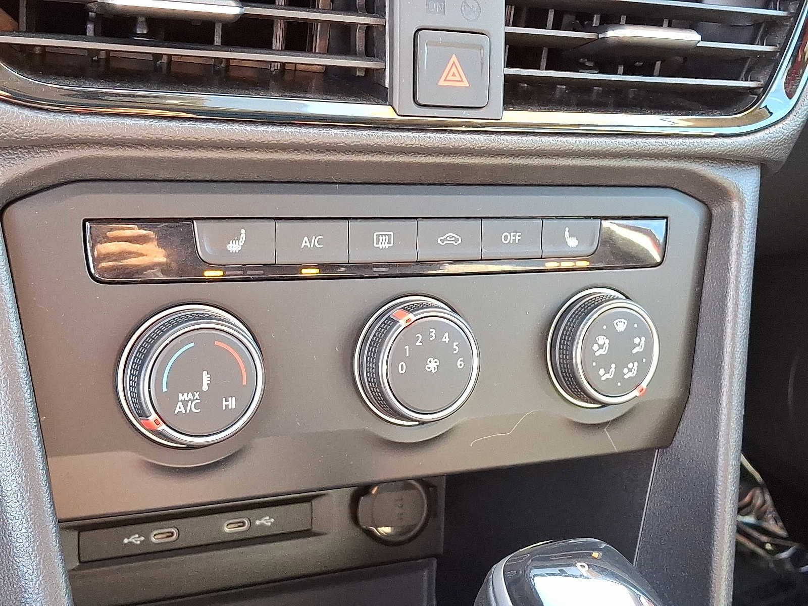 Used 2022 Volkswagen Taos SE image 17