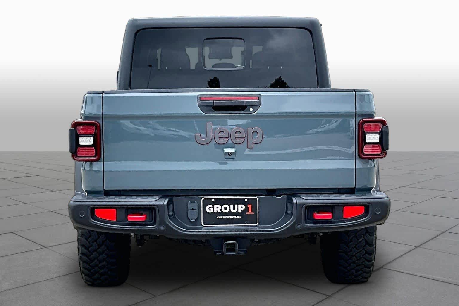 Used 2024 Jeep Gladiator Rubicon w/ Safety Group AWD/4WD image 5