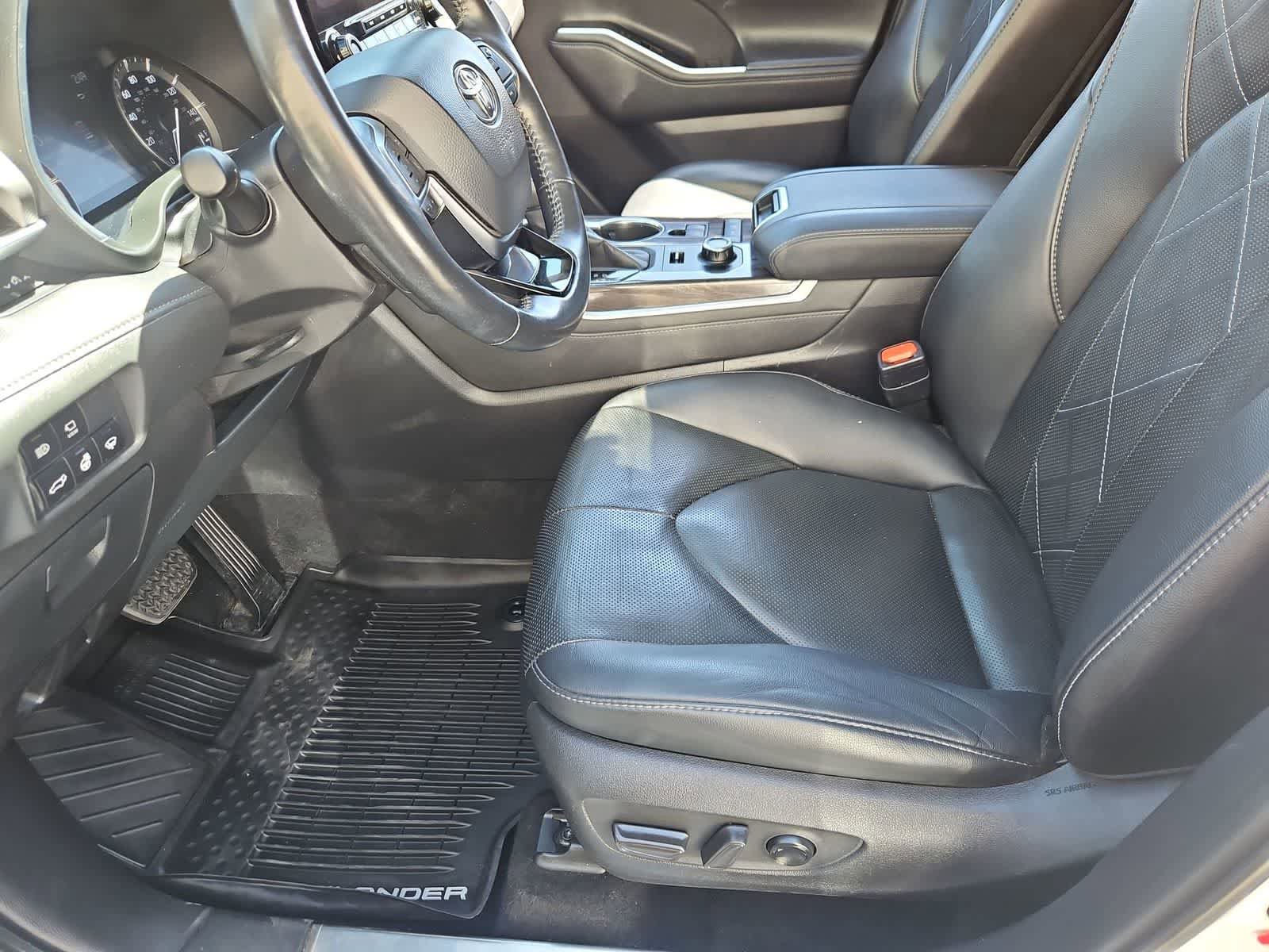 Used 2020 Toyota Highlander Platinum AWD/4WD image 16