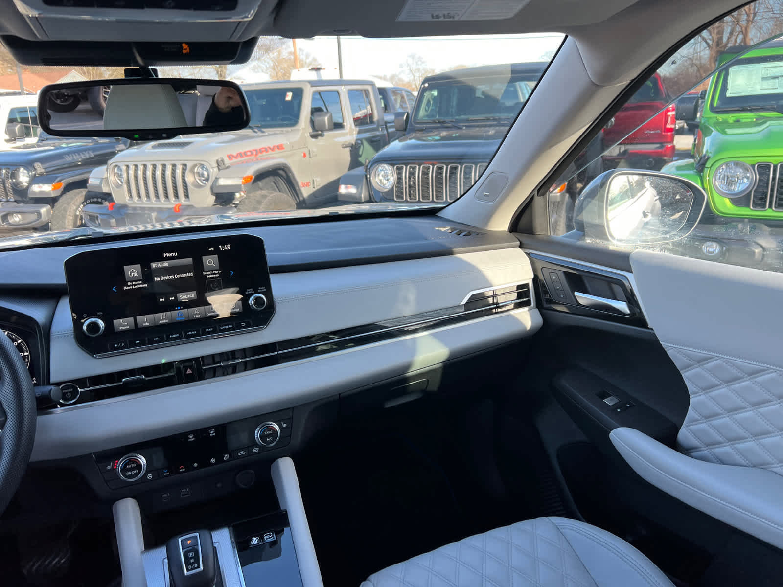 Used 2023 Mitsubishi Outlander SEL image 35