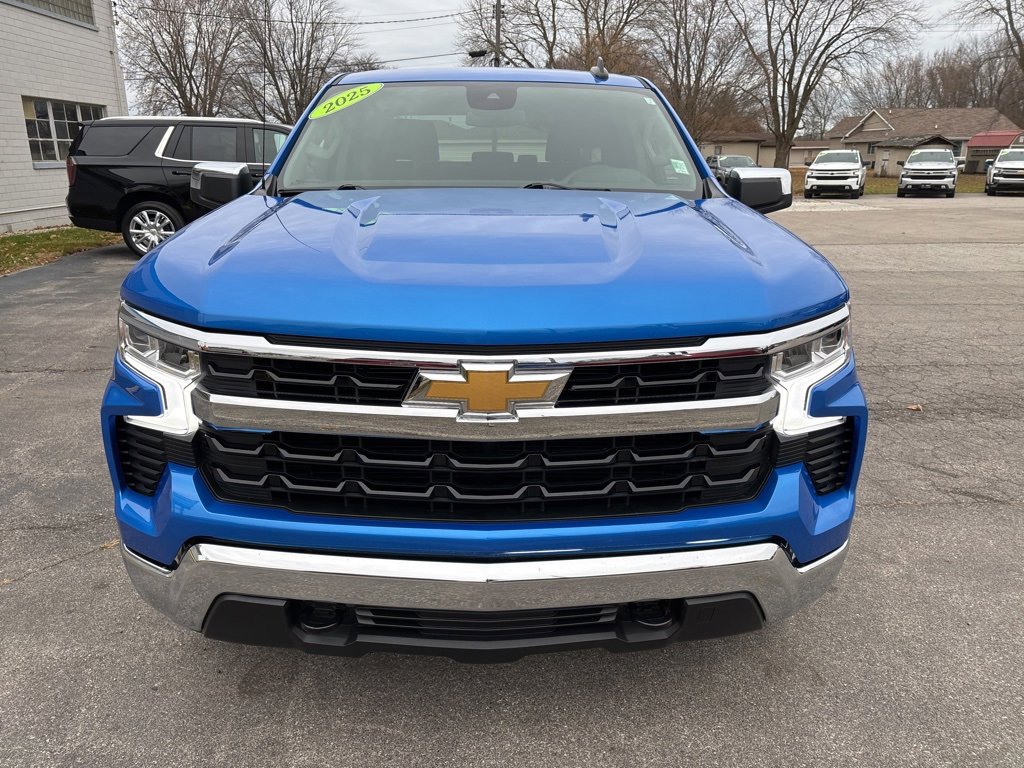 Used 2025 Chevrolet Silverado 1500 LT image 2