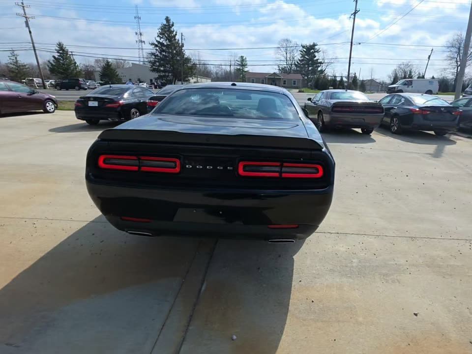 Used 2023 Dodge Challenger SXT image 6