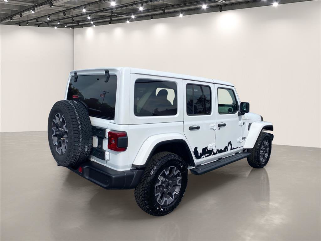 Used 2025 Jeep Wrangler Unlimited Sahara w/ Dual Top Group AWD/4WD image 7