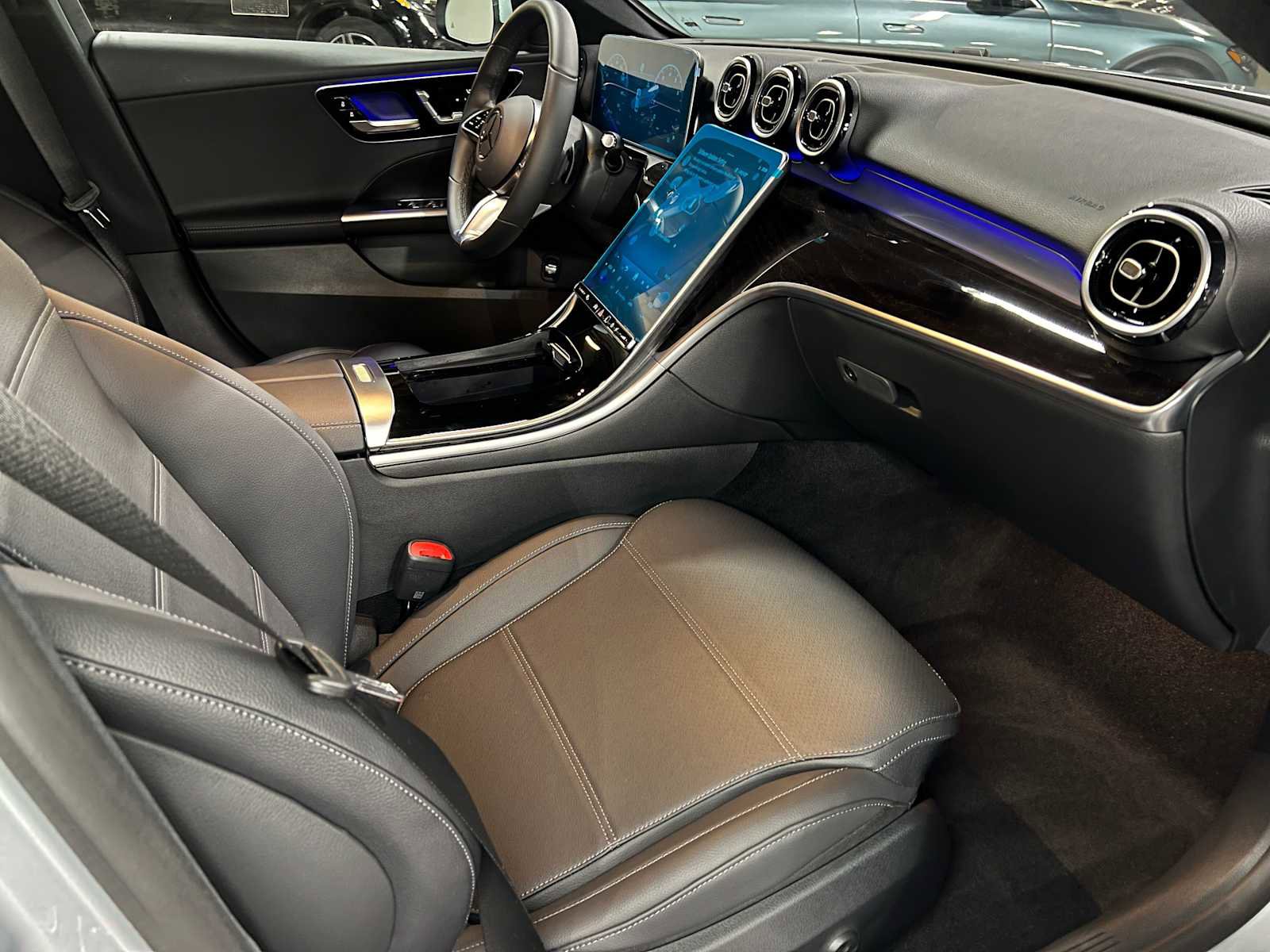 Used 2025 Mercedes-Benz C 300 4MATIC Sedan image 11