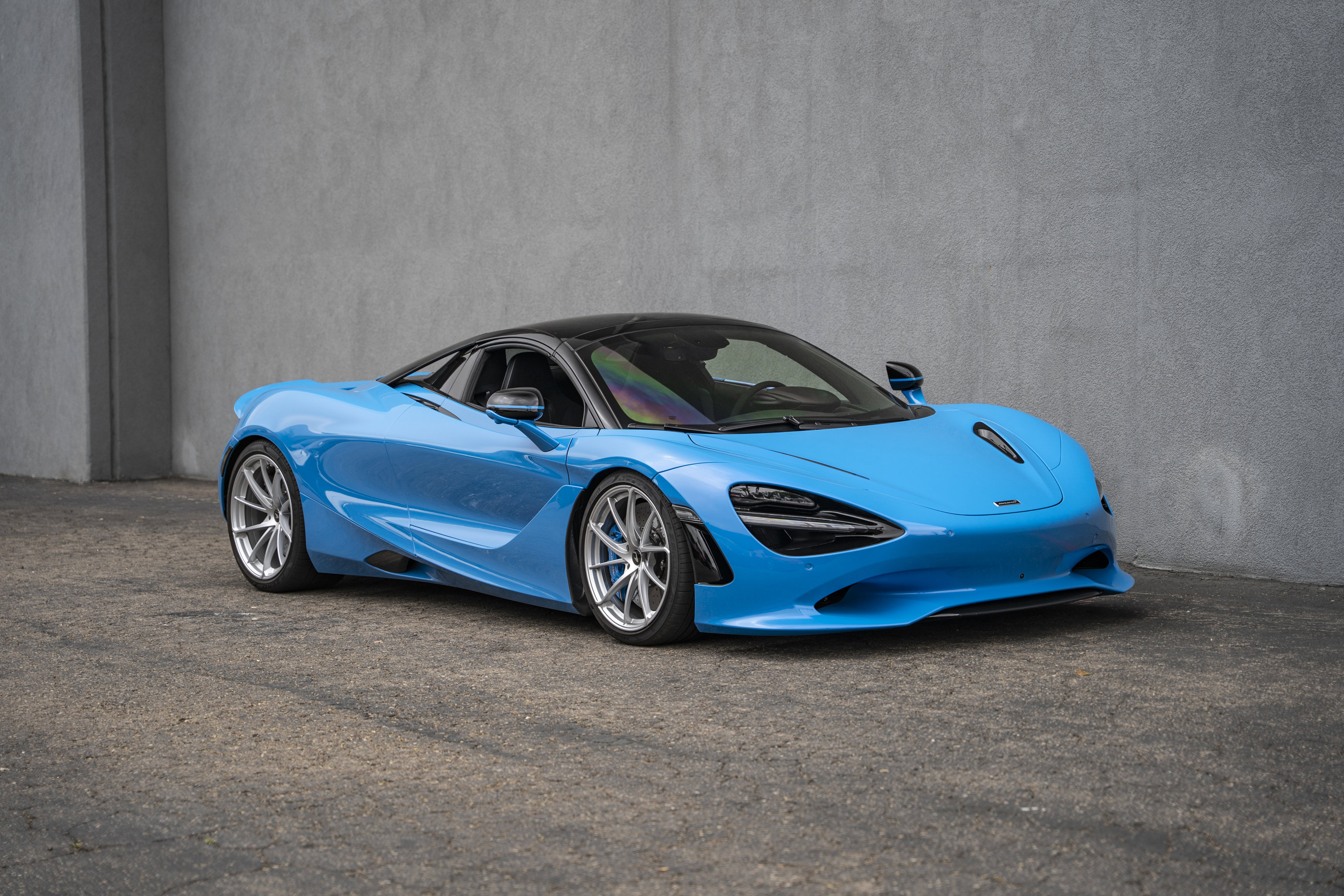 Used 2026 McLaren 750S Spider RWD image 9