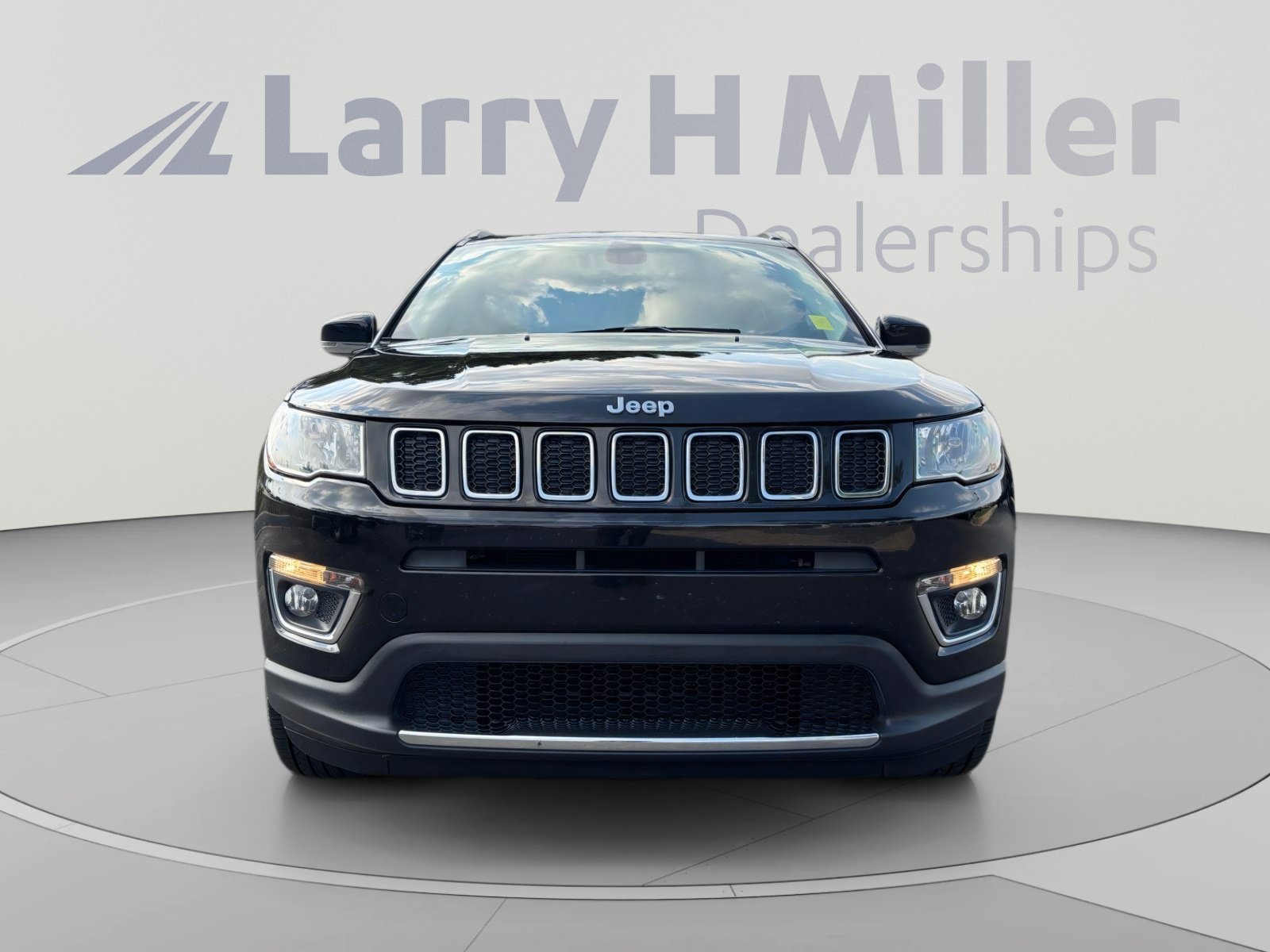 Used 2018 Jeep Compass Limited AWD/4WD image 8