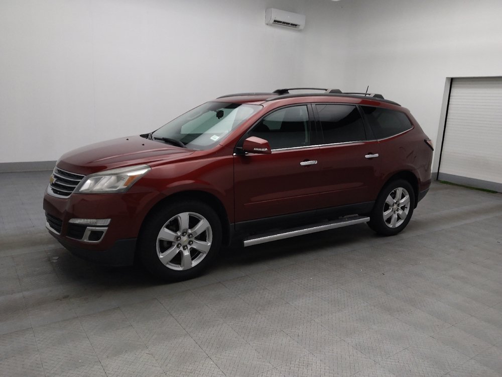 Used 2017 Chevrolet Traverse LT w/ Style and Technology Package FWD image 2