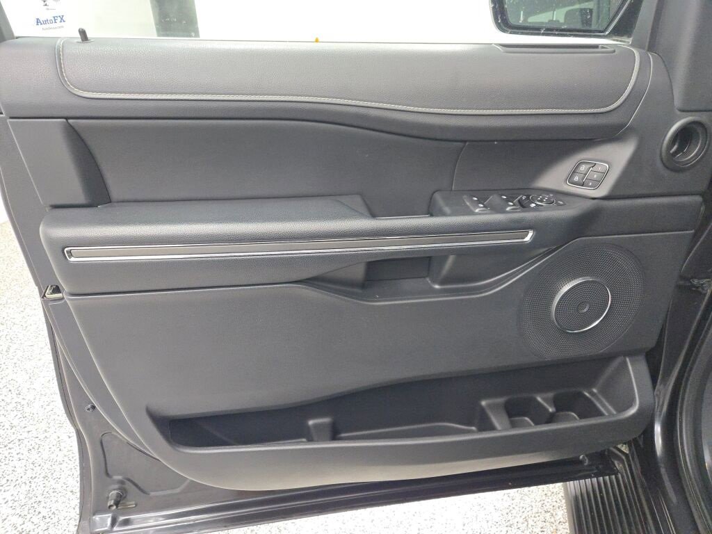 Used 2023 Ford Expedition Max XLT image 21