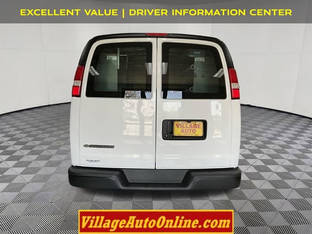 Used 2017 Chevrolet Express 2500 Extended RWD image 3