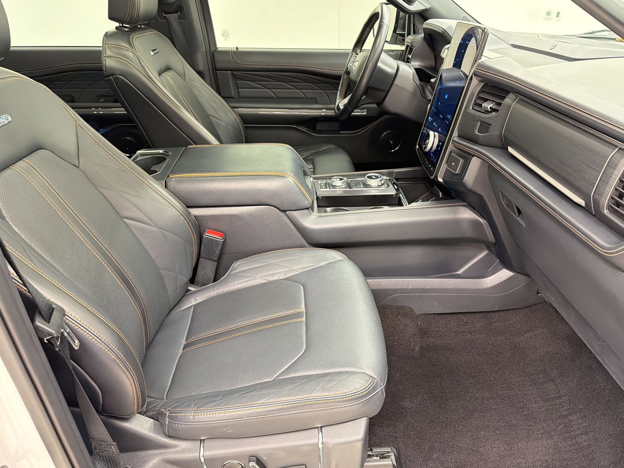 Used 2022 Ford Expedition Platinum image 33