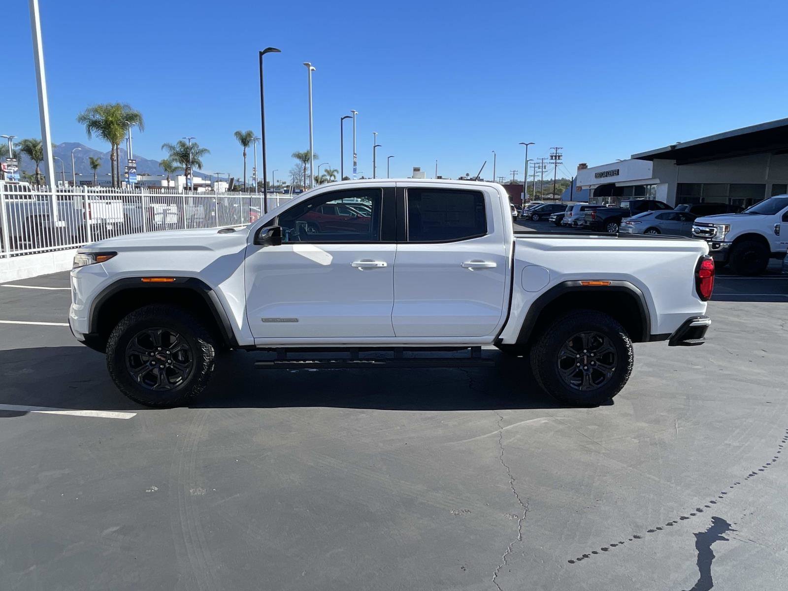 Used 2025 GMC Canyon Elevation w/ Convenience Package image 8