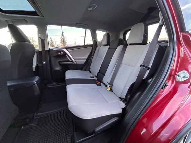 Used 2018 Toyota RAV4 XLE image 38