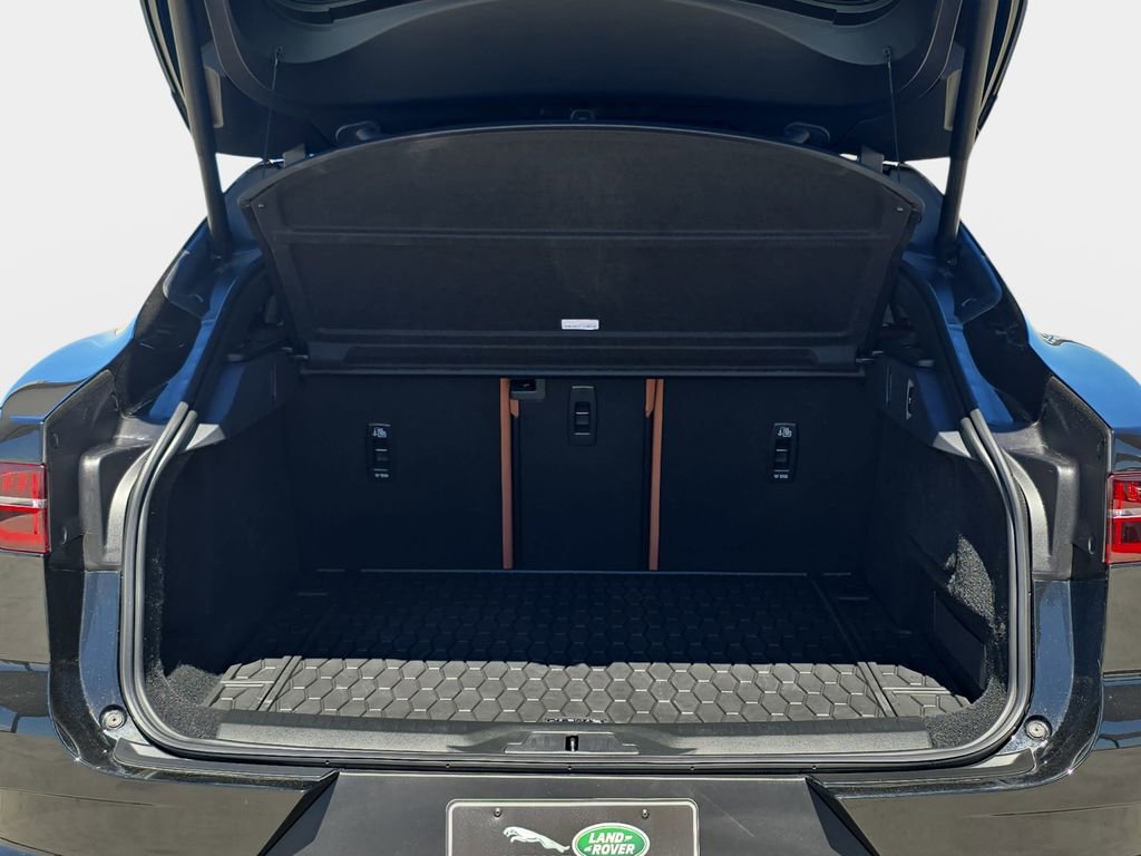 Certified 2024 Jaguar I-PACE R-Dynamic HSE image 12