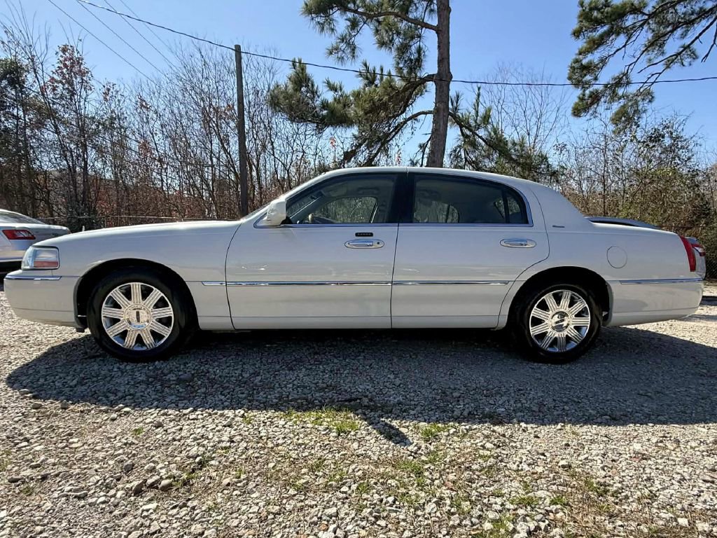 Used 2004 Lincoln Town Car Ultimate RWD image 5