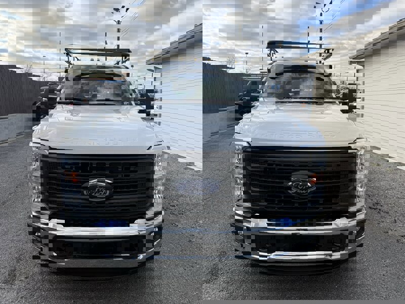 Used 2025 Ford F250 XL w/ XL Chrome Package image 2