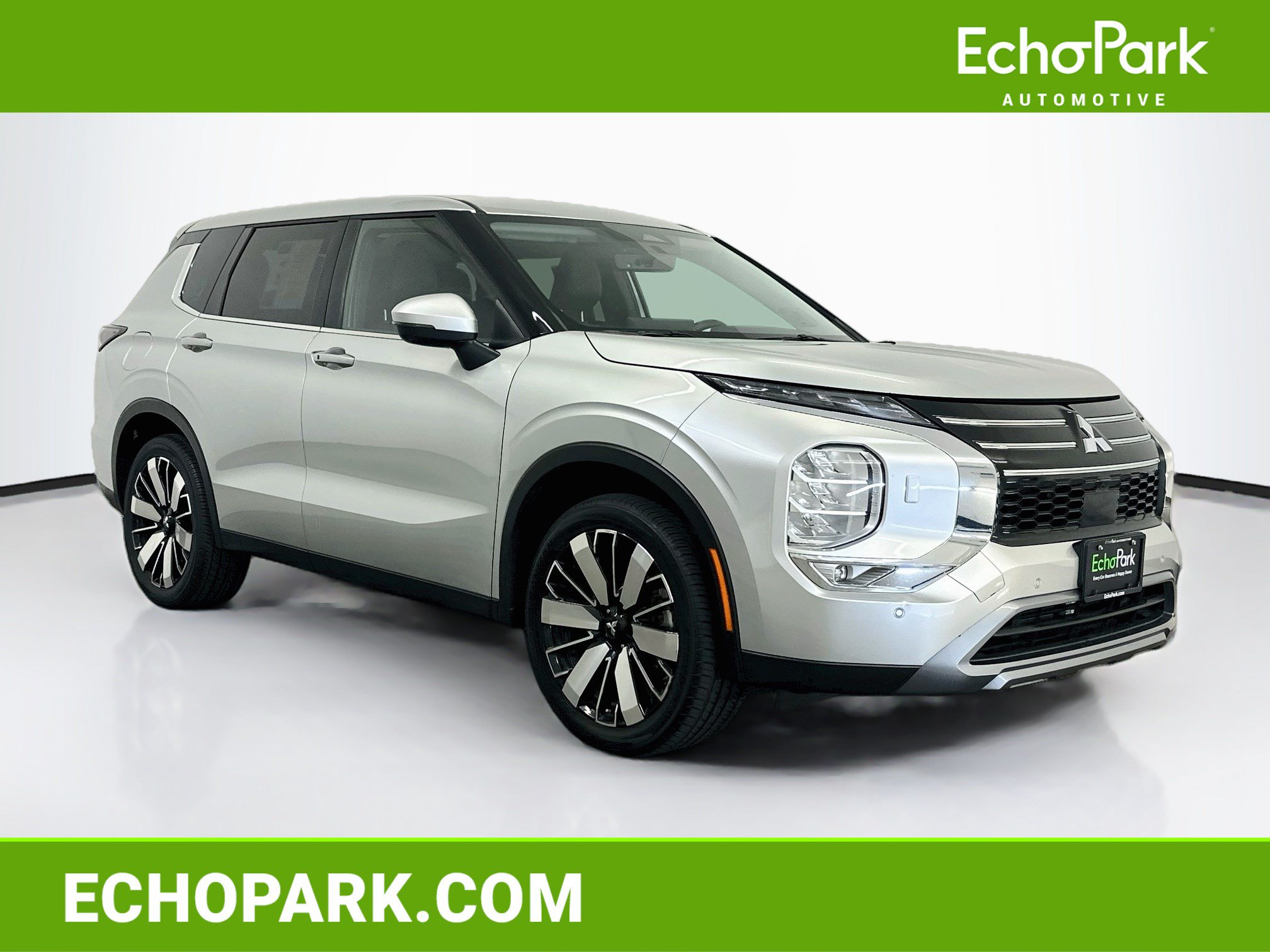 Used 2025 Mitsubishi Outlander SE AWD/4WD image 1