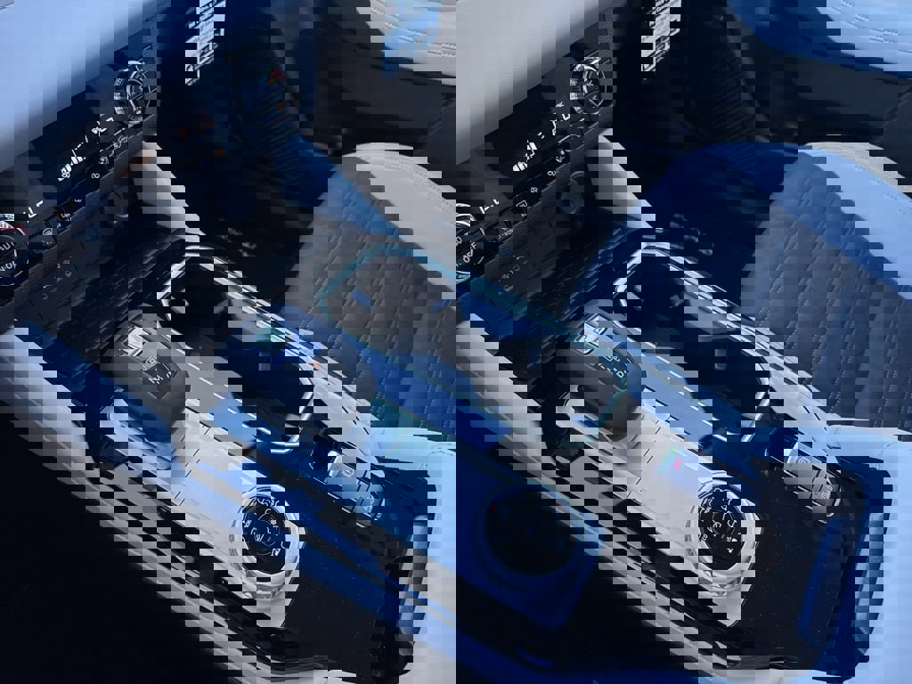 New 2025 Mitsubishi Outlander SE image 19