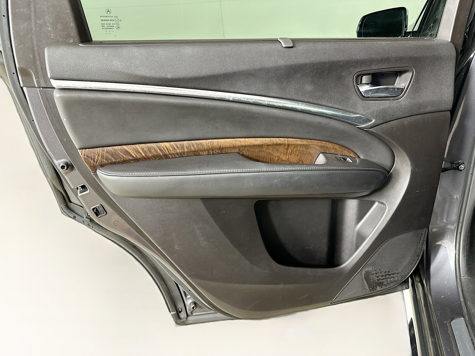 Used 2017 Acura MDX SH-AWD w/ Advance Package image 28