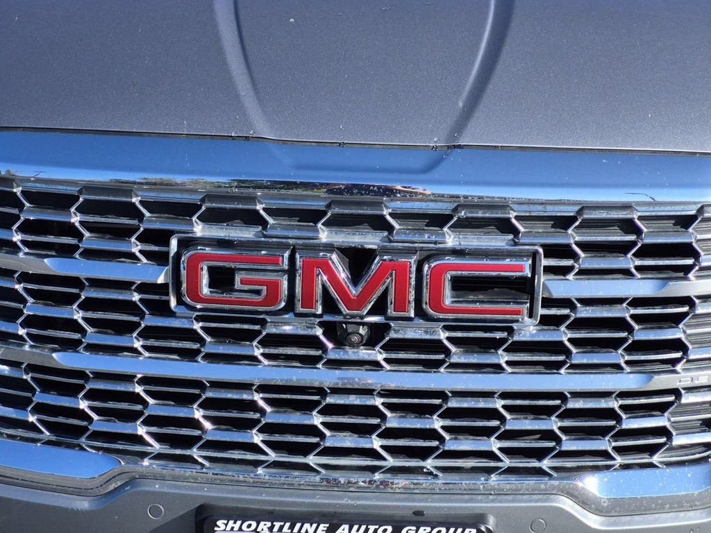Used 2023 GMC Terrain Denali w/ Denali Premium Package AWD/4WD image 10