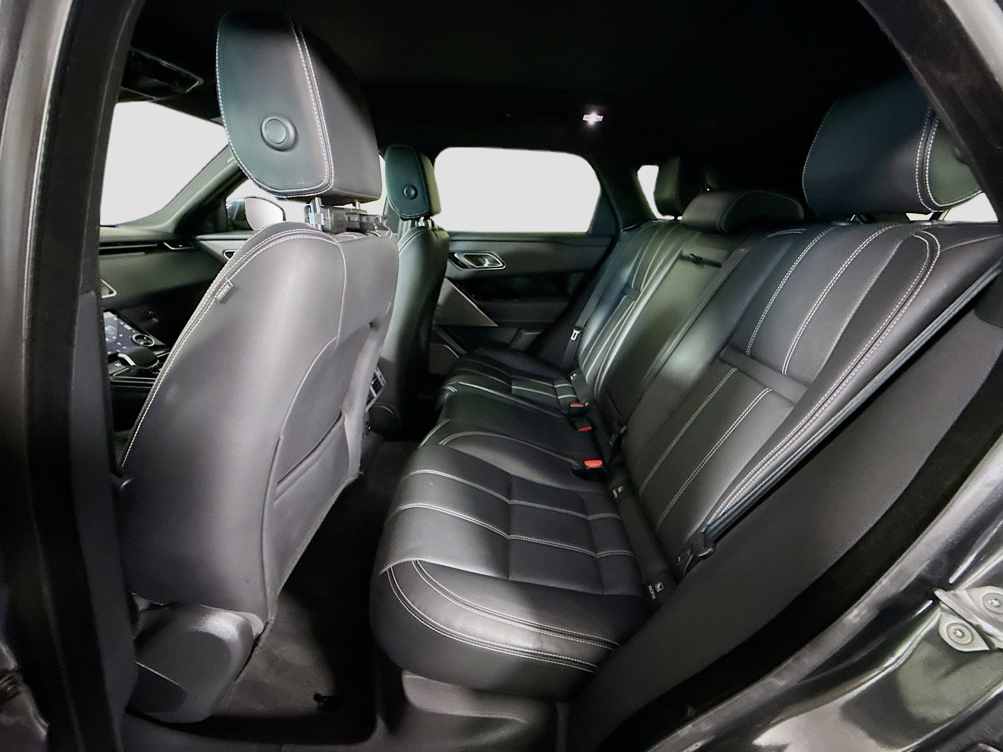 Used 2022 Land Rover Range Rover Velar R-Dynamic S image 25