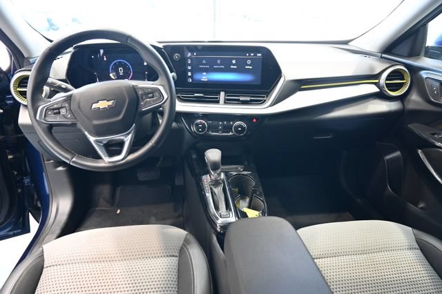 Used 2024 Chevrolet Trax LT w/ Driver Confidence Package FWD image 12