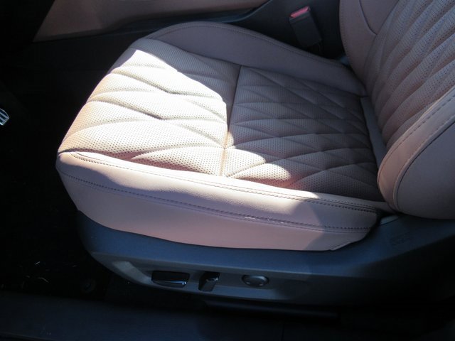New 2025 Mitsubishi Outlander SEL image 14