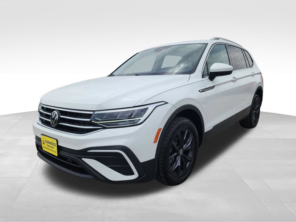 Used 2024 Volkswagen Tiguan SE AWD/4WD image 3
