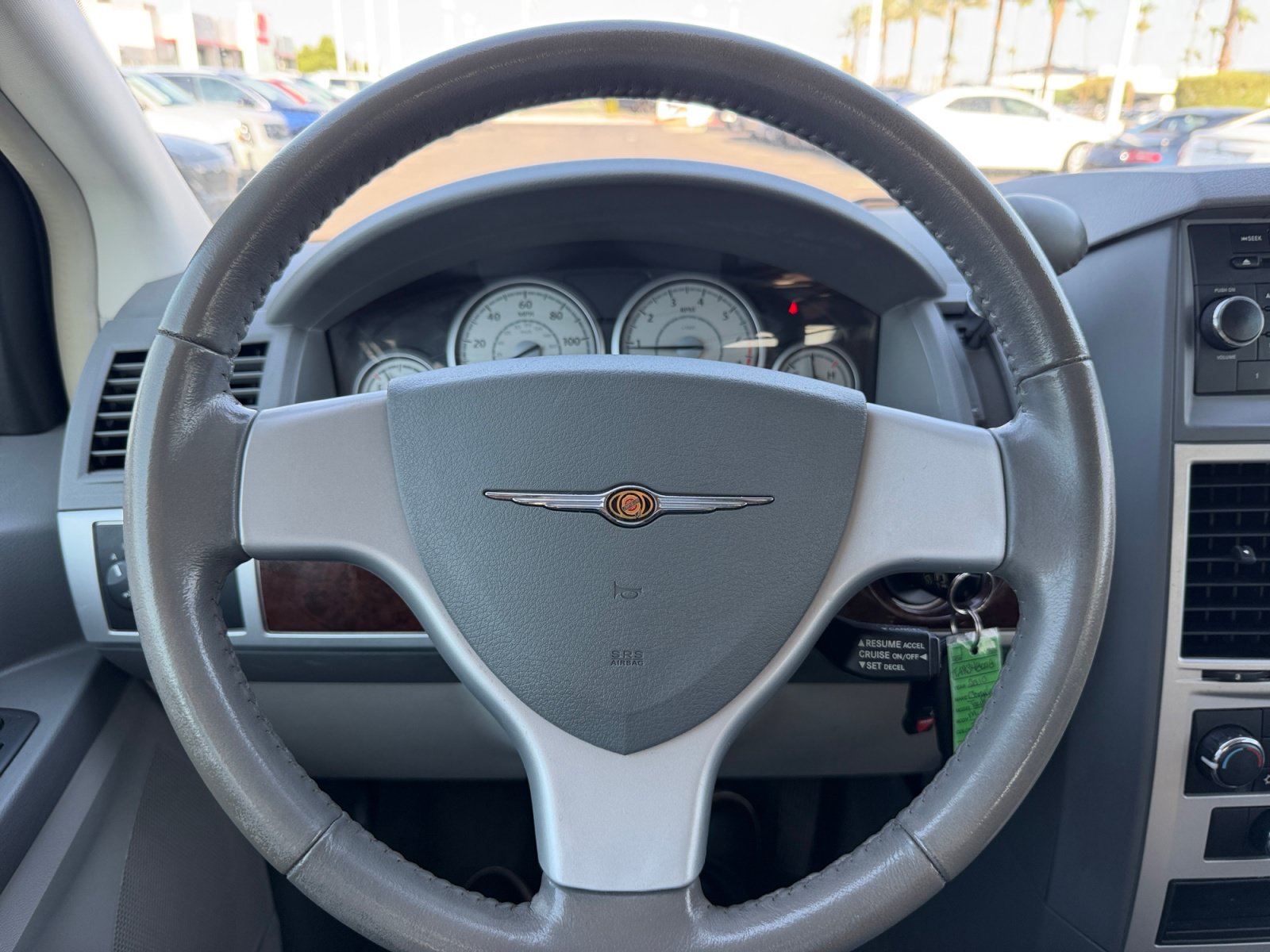 Used 2010 Chrysler Town & Country Touring FWD image 10