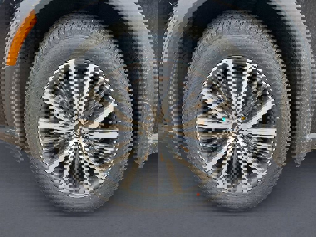 Used 2022 INFINITI QX60 Sensory w/ Cargo Package image 14