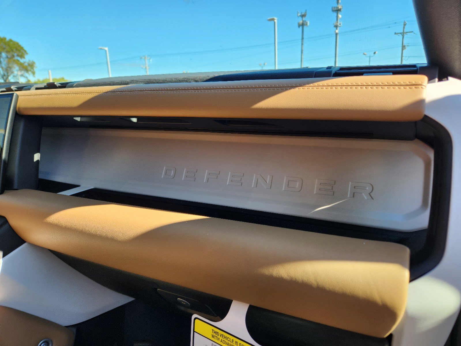 Used 2025 Land Rover Defender 110 X-Dynamic SE AWD/4WD image 13