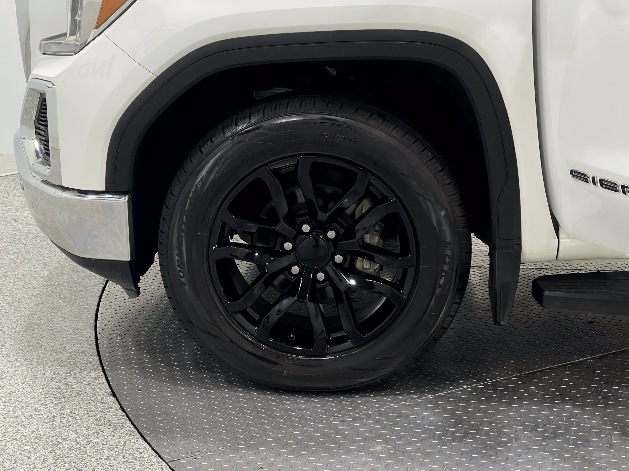 Used 2019 GMC Sierra 1500 SLT w/ SLT Premium Plus Package AWD/4WD image 35
