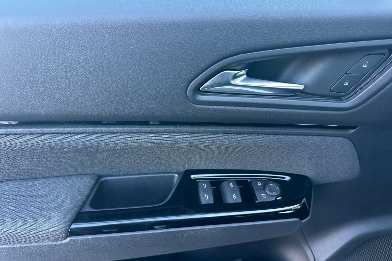 Used 2025 Honda Prologue Eco image 11