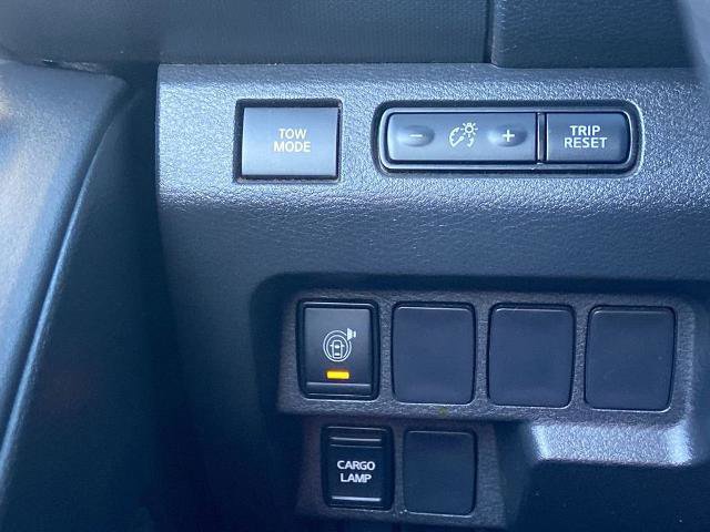 Used 2022 Nissan Frontier SV w/ Technology Package image 13