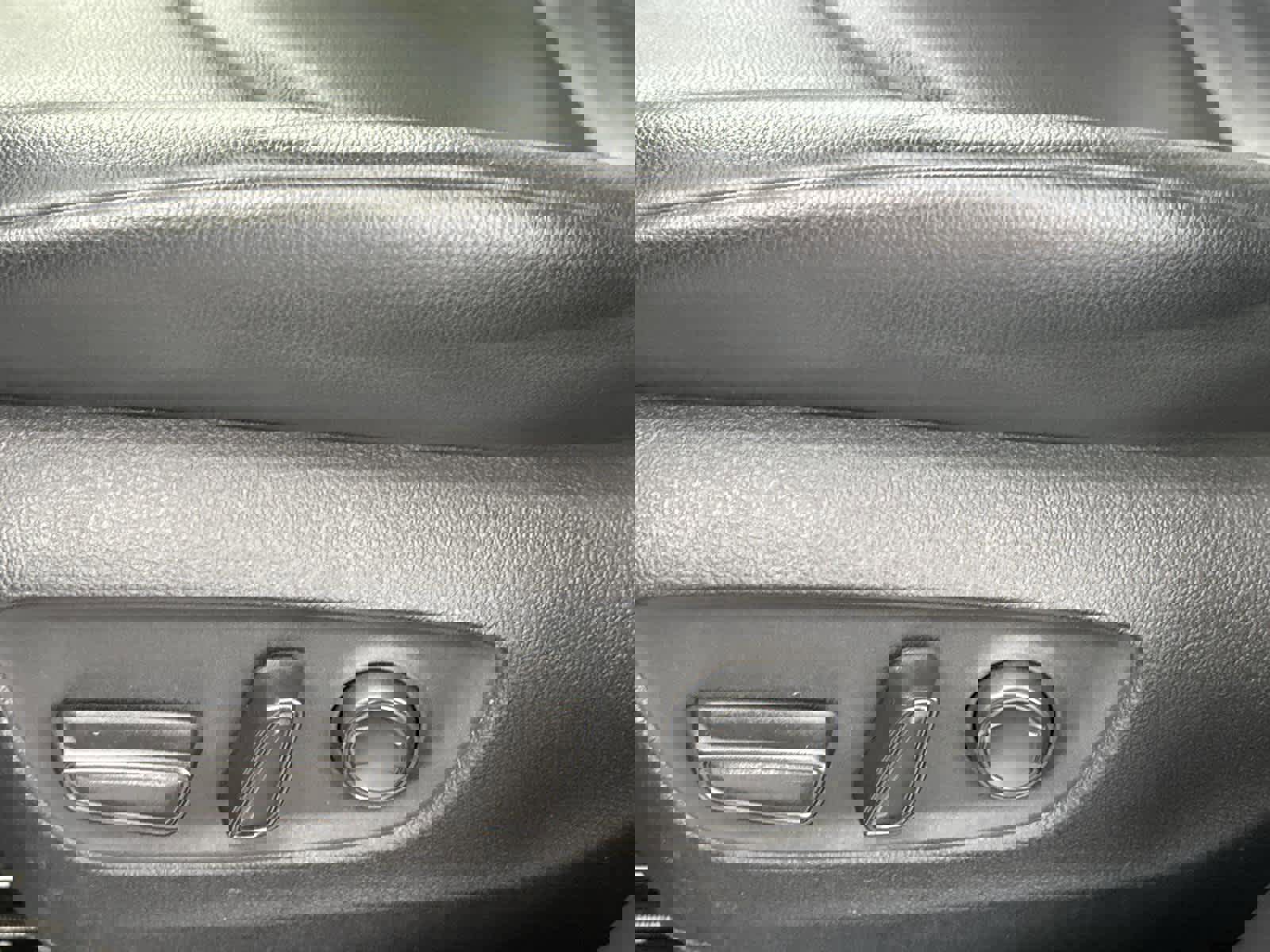 Used 2023 Toyota Highlander XLE image 12