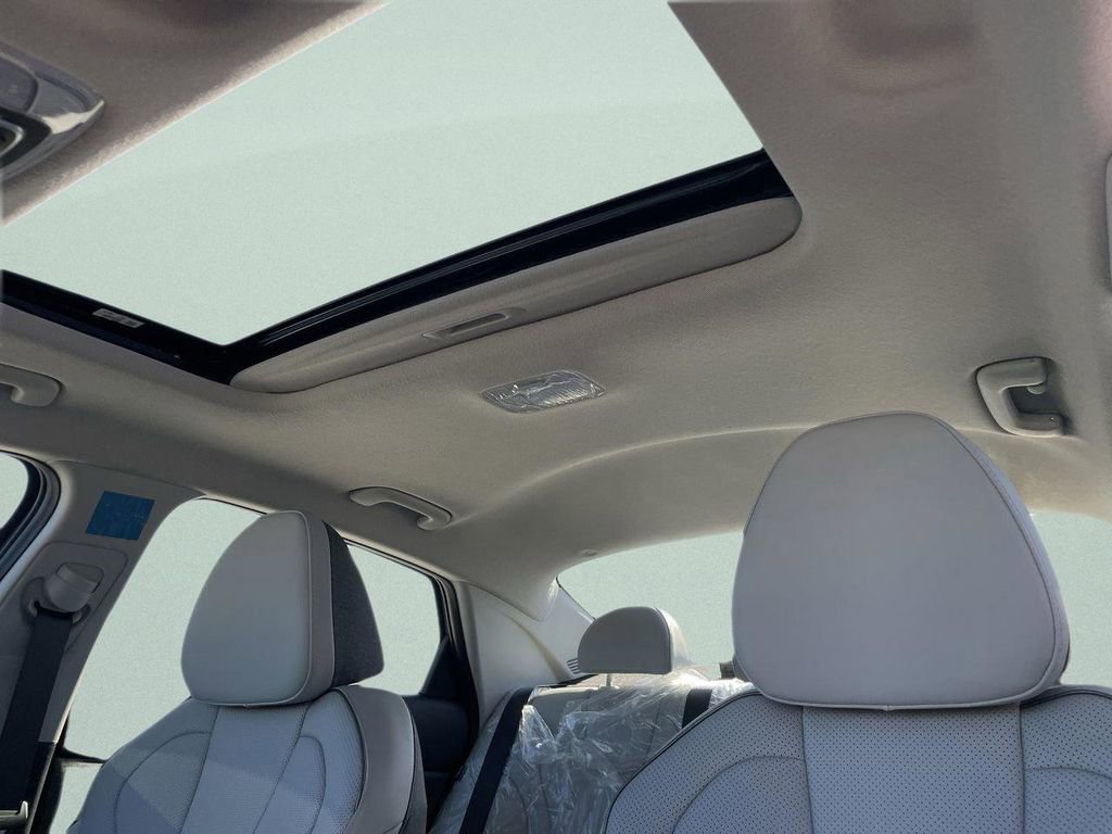 New 2026 Hyundai Elantra Limited image 24