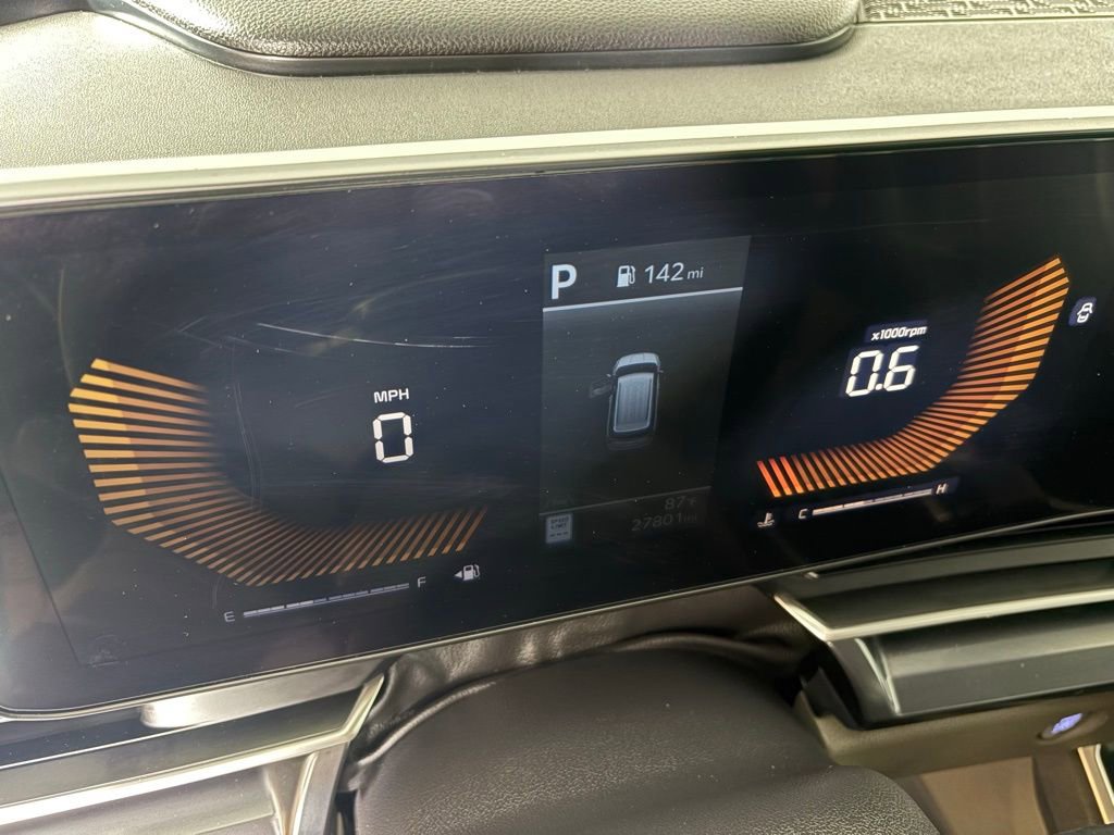 Used 2025 Kia Carnival image 22