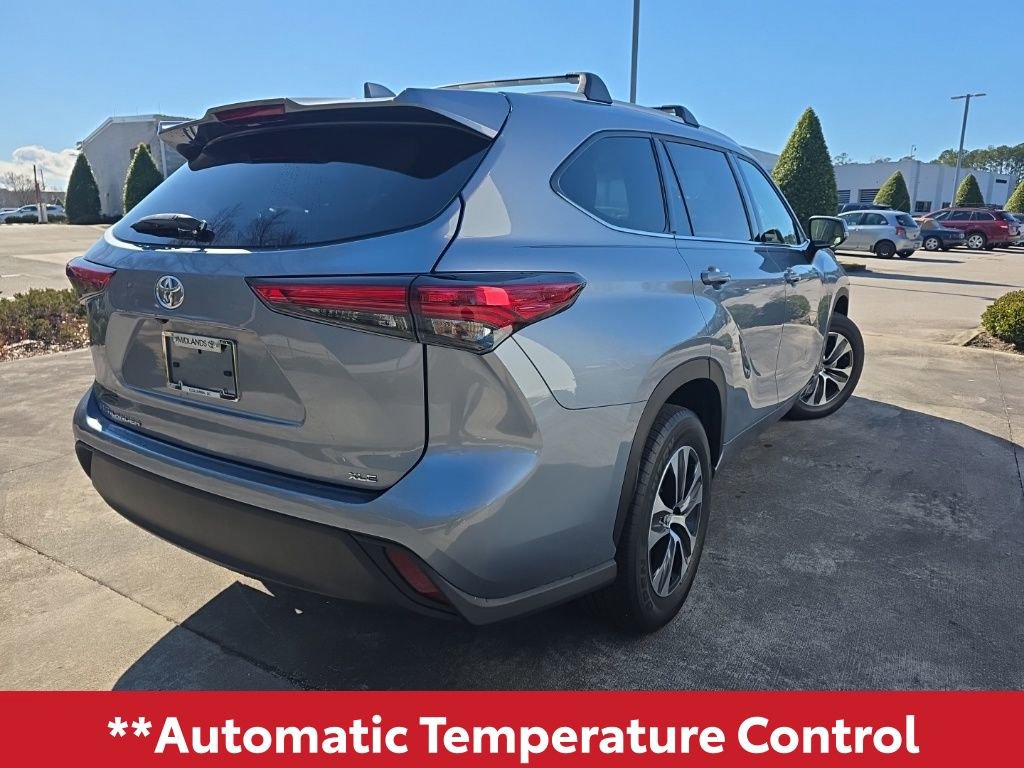 Used 2022 Toyota Highlander XLE image 6
