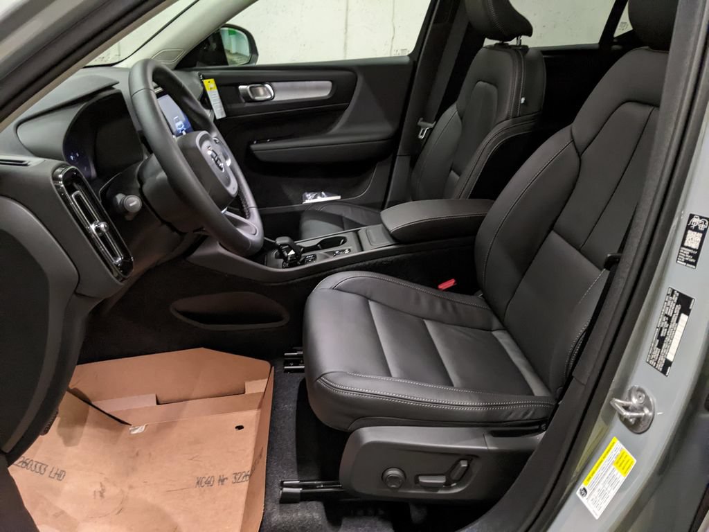 New 2026 Volvo XC40 B5 Core AWD/4WD image 11