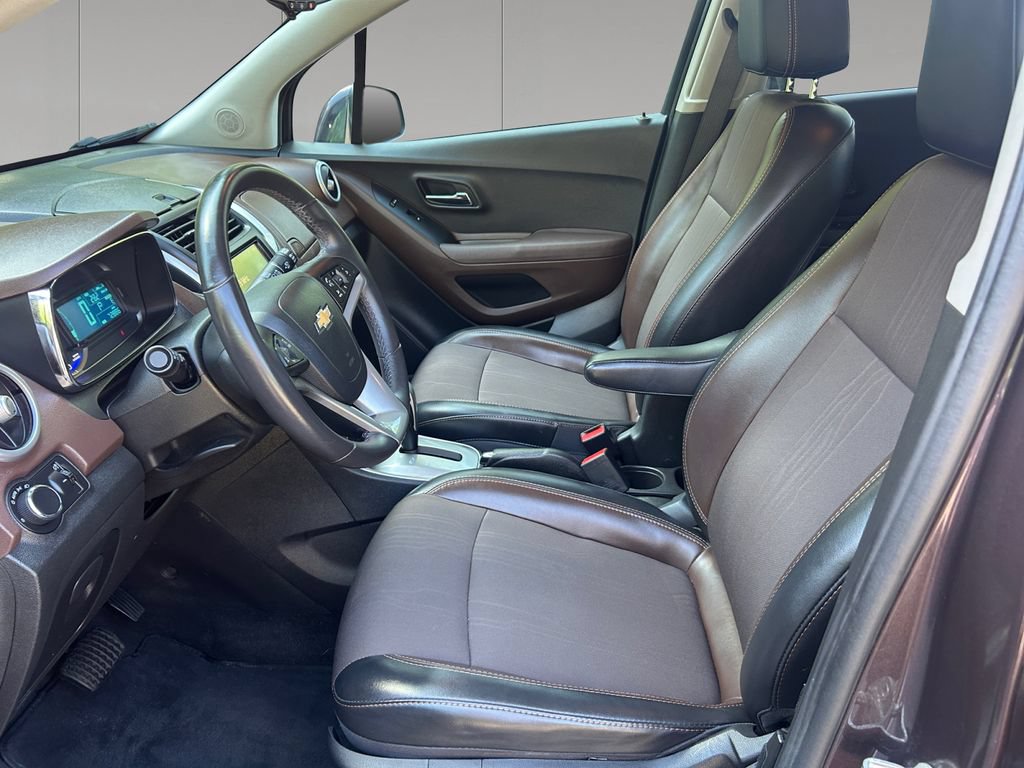 Used 2016 Chevrolet Trax LT w/ LT Convenience Package AWD/4WD image 10