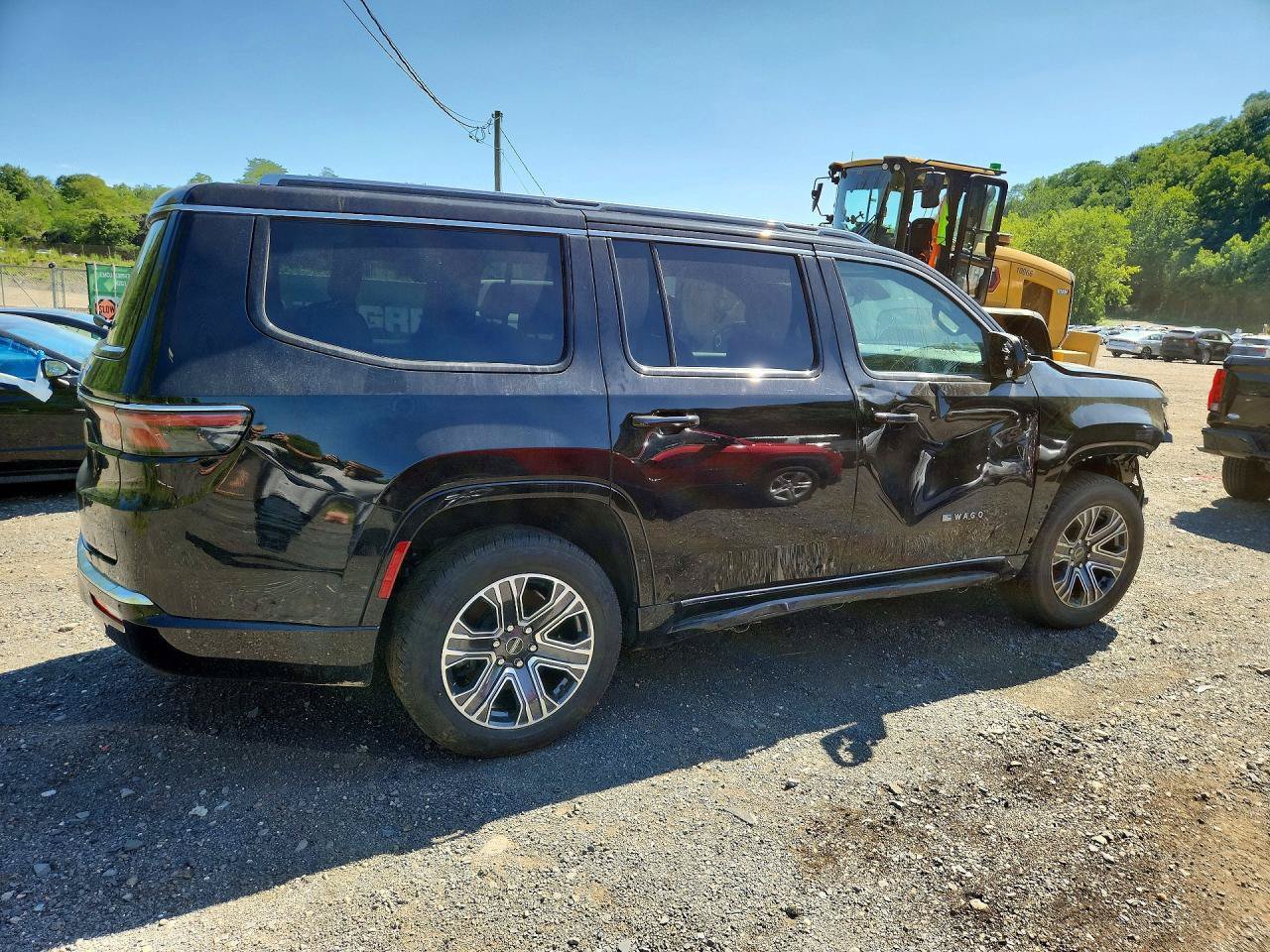 Used 2025 Jeep Wagoneer Series II AWD/4WD image 4