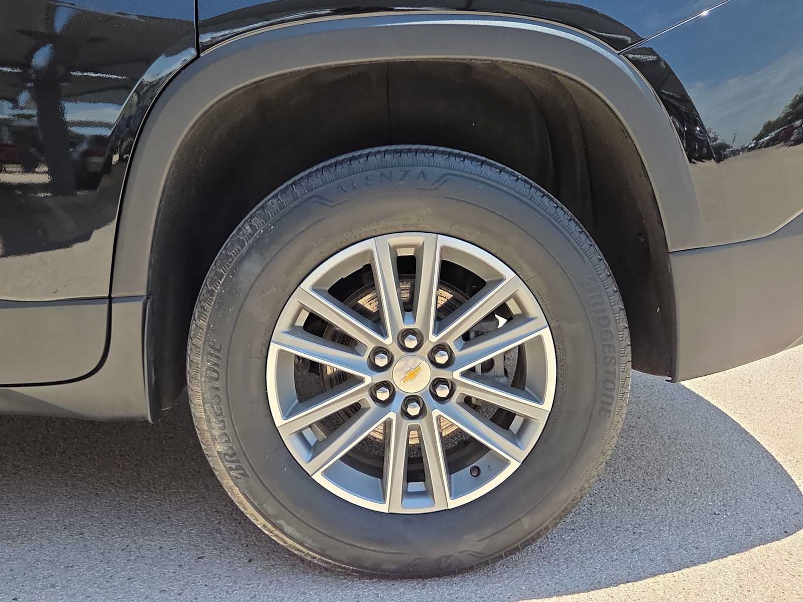 Used 2023 Chevrolet Traverse LT AWD/4WD image 12