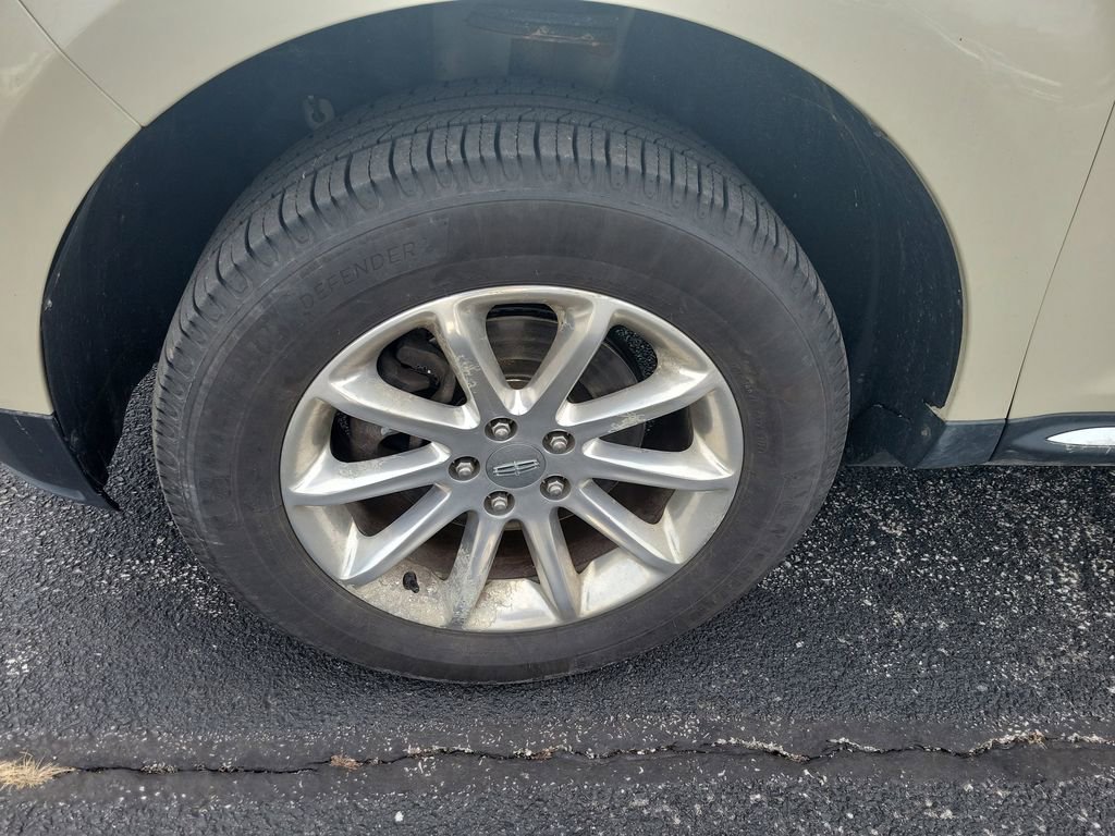 Used 2015 Lincoln MKX AWD w/ Equipment Group 101A image 24