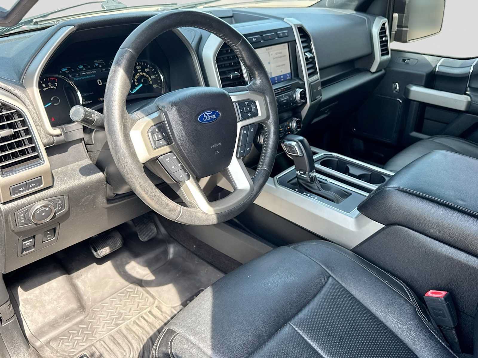 Used 2020 Ford F150 Lariat w/ Equipment Group 502A Luxury AWD/4WD image 2