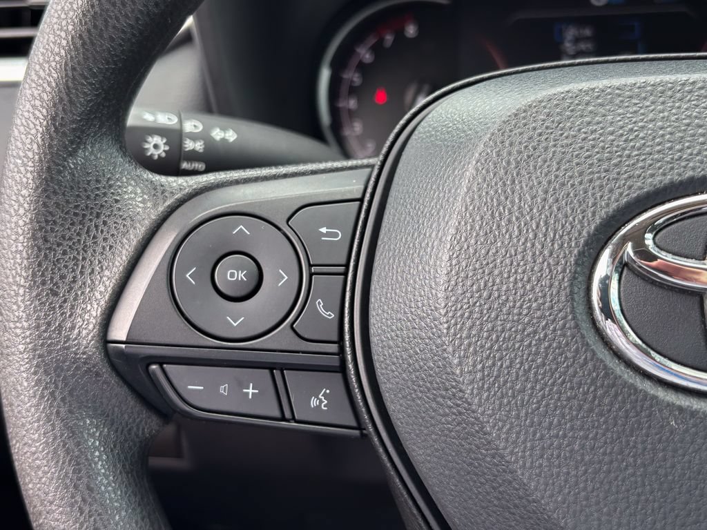Used 2025 Toyota RAV4 XLE AWD/4WD image 31