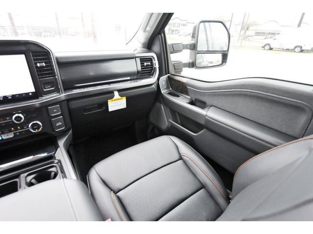 New 2026 Ford F250 Lariat w/ Black Appearance Package AWD/4WD image 9