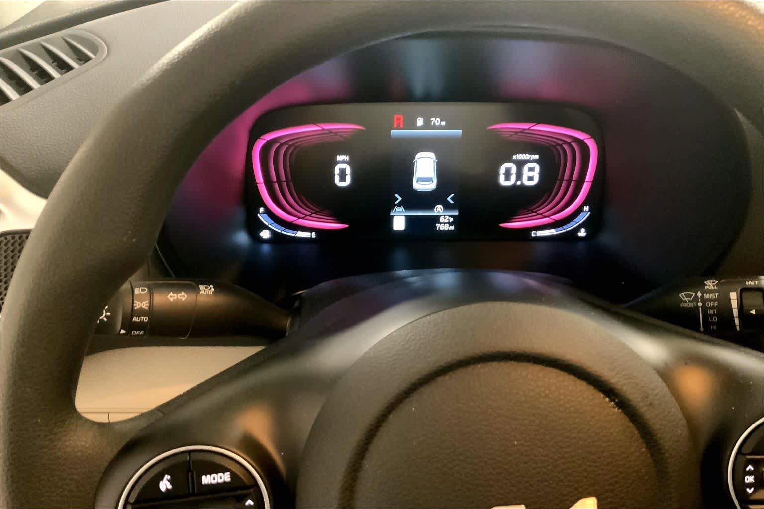 Used 2025 Kia Soul LX w/ LX Technology Package FWD image 34