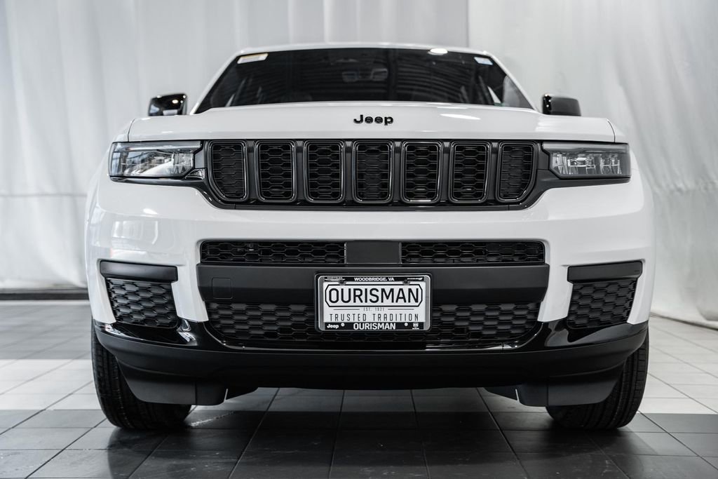 New 2025 Jeep Grand Cherokee L Altitude image 2