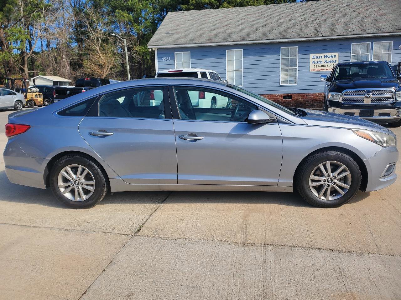 Used 2017 Hyundai Sonata SE image 4