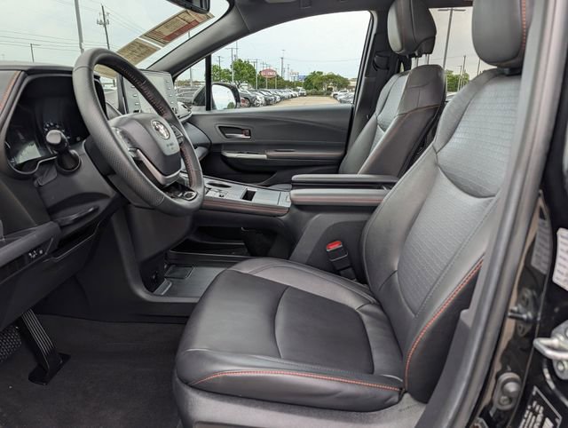 Used 2023 Toyota Sienna XSE AWD/4WD image 26